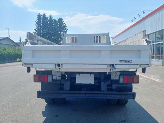 Hino Dutro 9