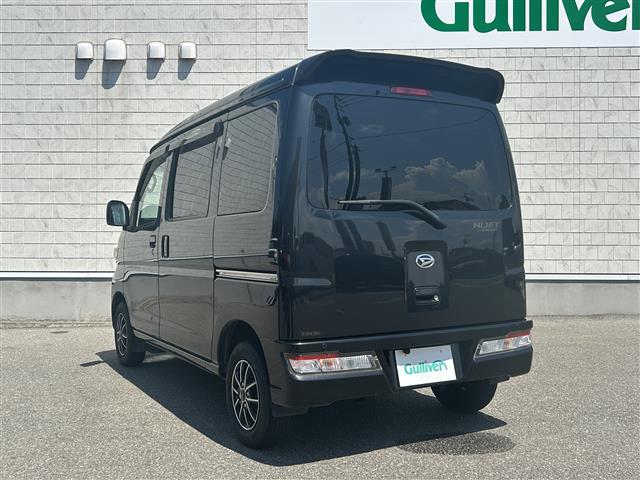 Daihatsu Hijet Cargo 7