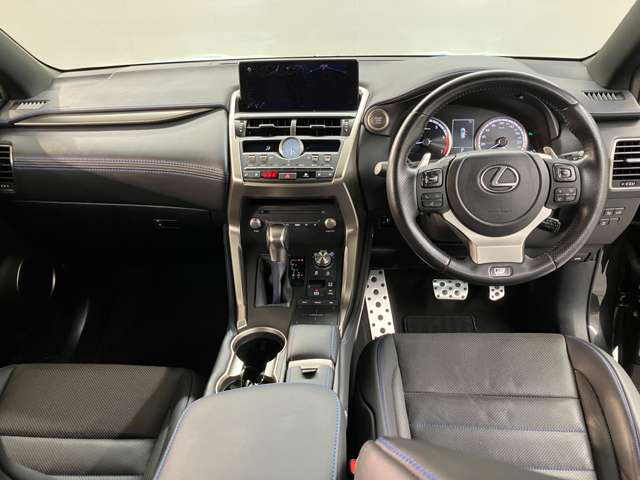 Lexus NX 8