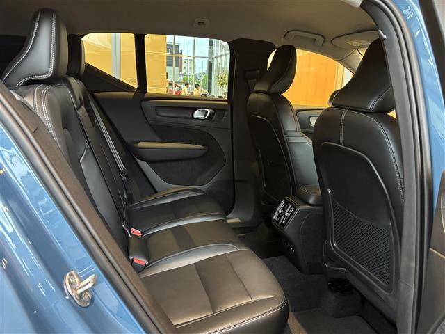 Volvo XC40 9