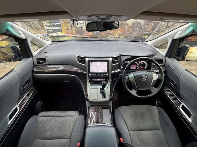 Toyota Vellfire Hybrid 5