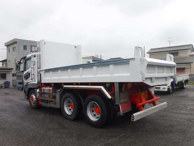 Mitsubishi Fuso Super Great 5