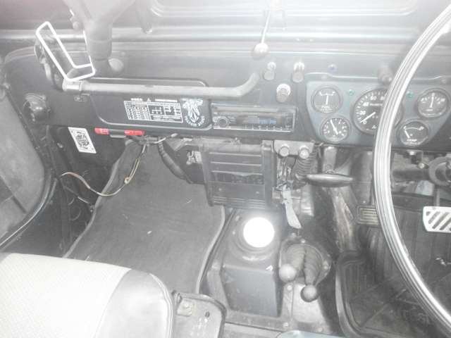 Mitsubishi Jeep 12