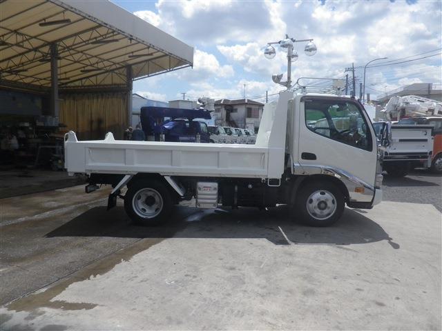 Hino Dutro 4