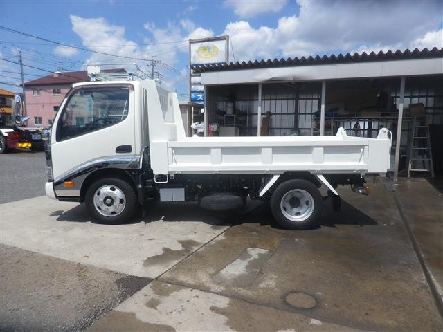 Hino Dutro 8