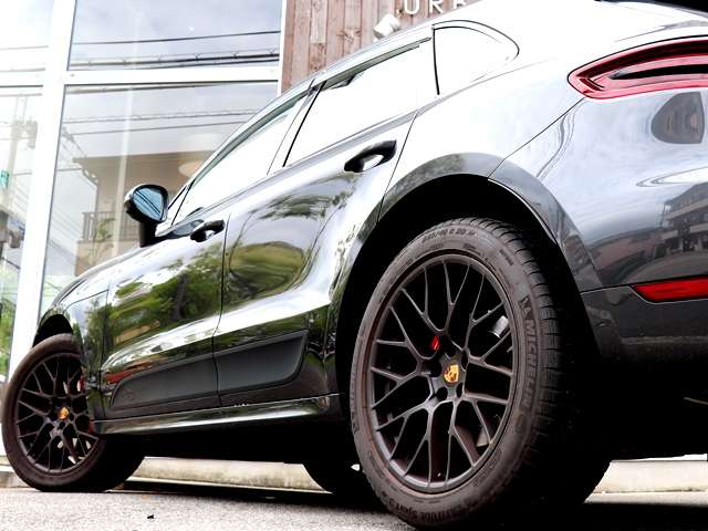 Porsche Macan 8