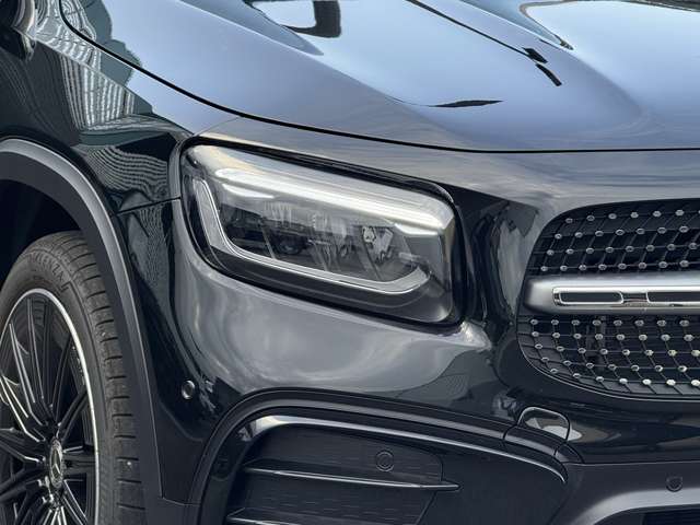 Mercedes-Benz GLB 8