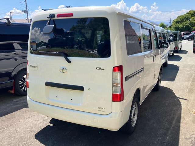 Toyota Town Ace Van 3