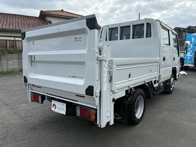 Isuzu Elf 6
