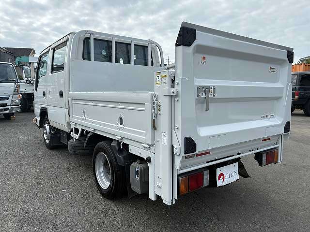 Isuzu Elf 8