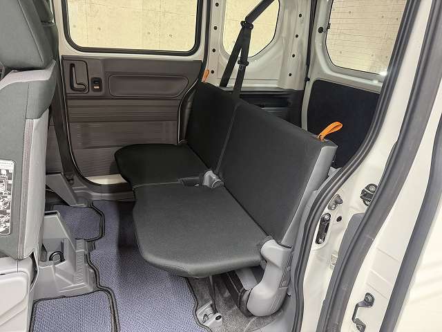 Honda N-VAN 12
