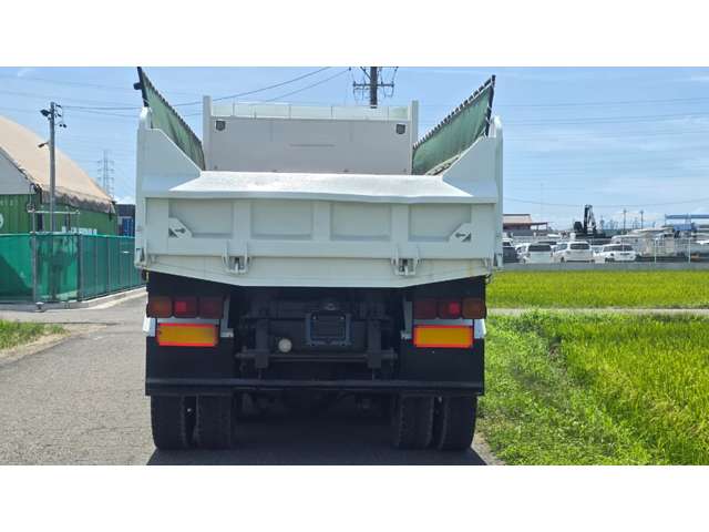 Mitsubishi Fuso Super Great 5