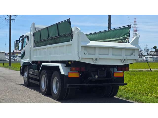Mitsubishi Fuso Super Great 6