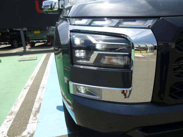 Mitsubishi Triton 10