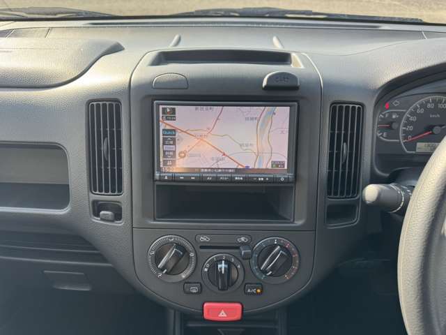 Nissan AD 10