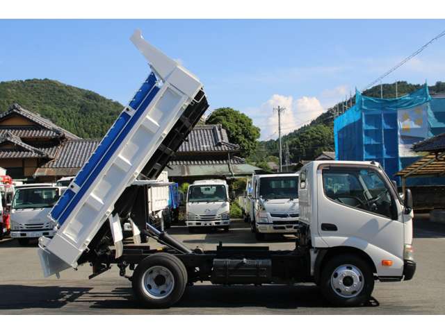 Hino Dutro 5