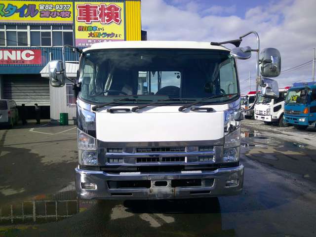 Isuzu Forward 2
