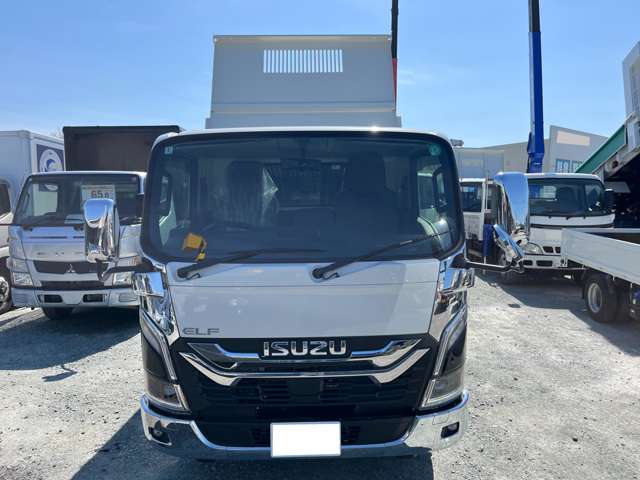 Isuzu Elf 4