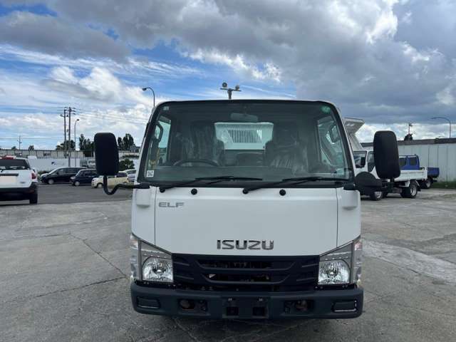 Isuzu Elf 2