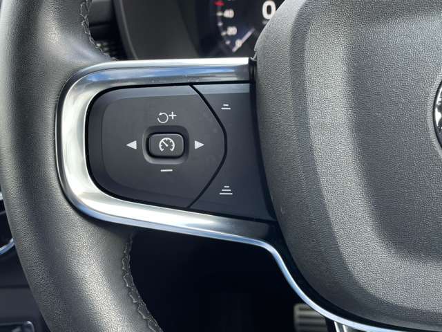 Volvo XC40 8