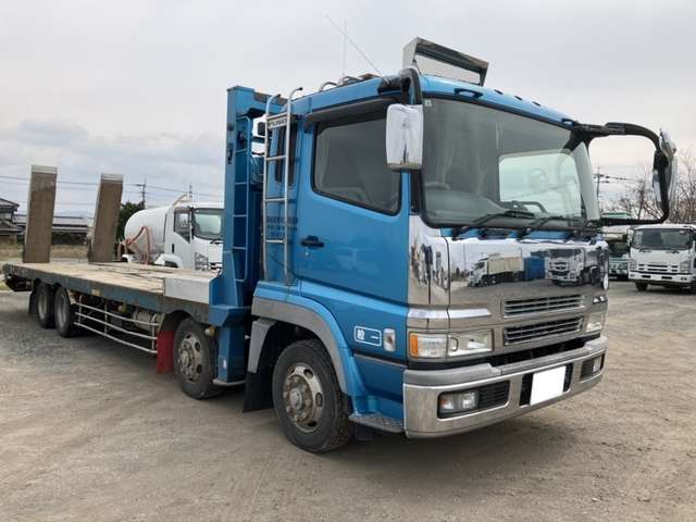 Mitsubishi Fuso Super Great 2