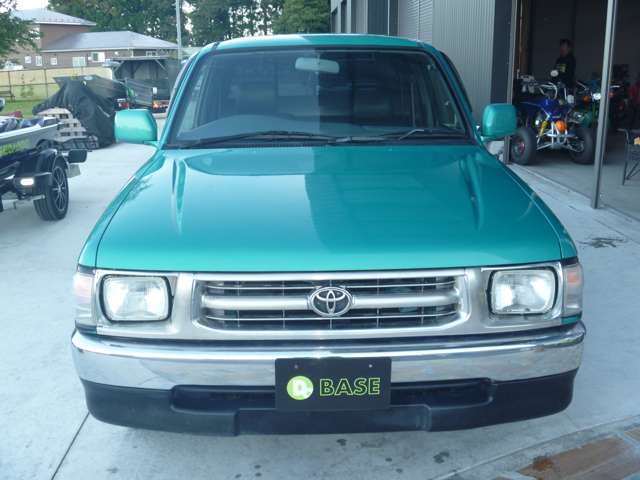 Toyota Hilux 2