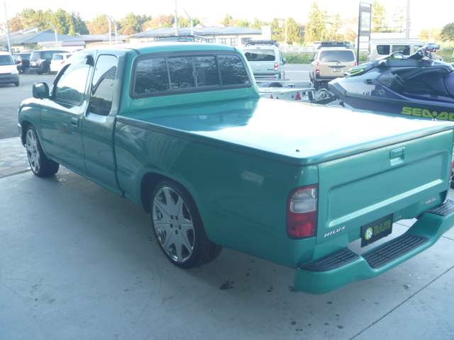 Toyota Hilux 6