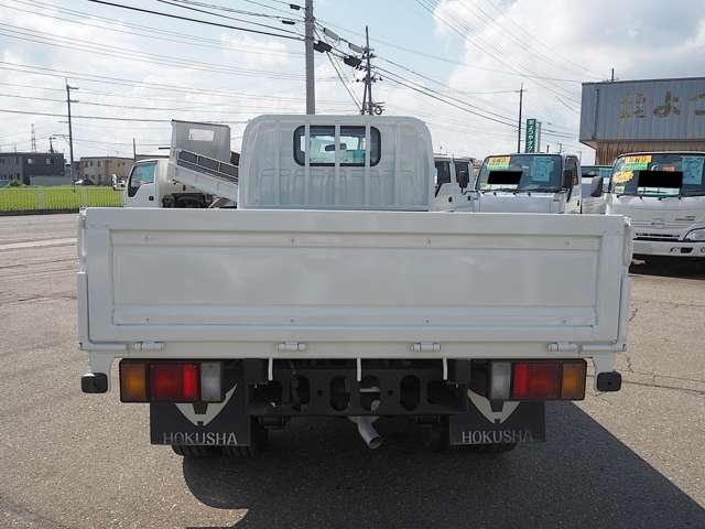 Isuzu Elf 7