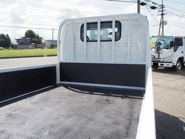 Isuzu Elf 9