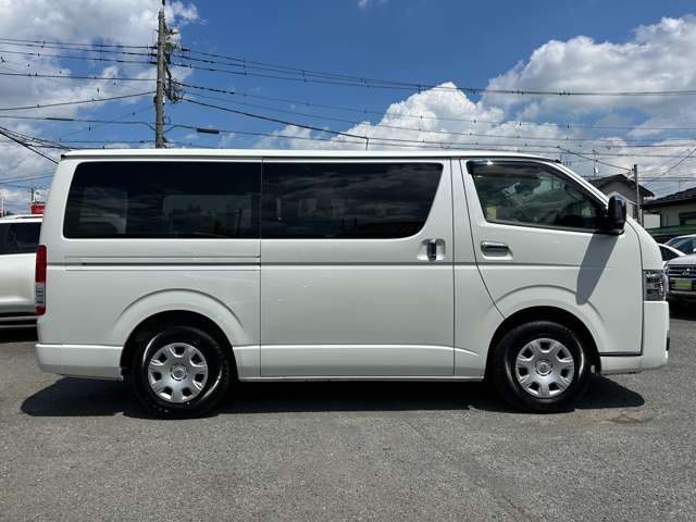 Toyota Hiace Van 4