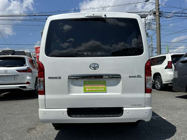 Toyota Hiace Van 6