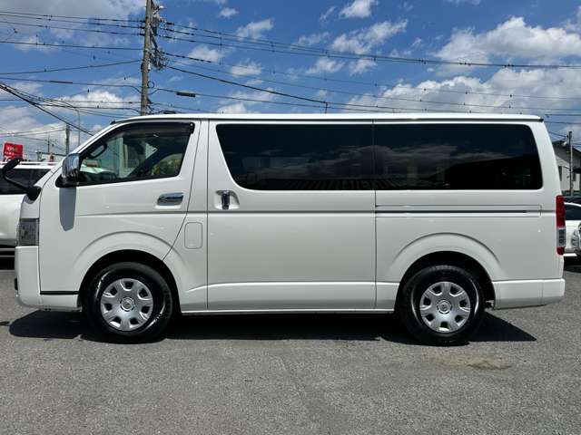Toyota Hiace Van 8