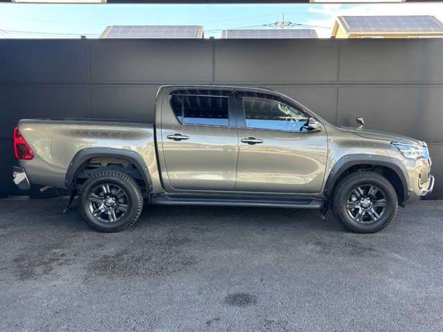 Toyota Hilux 5