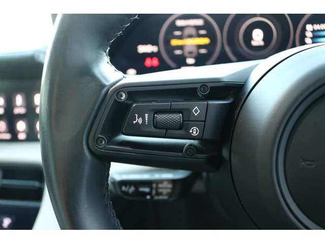Porsche Taycan Cross Turismo 10