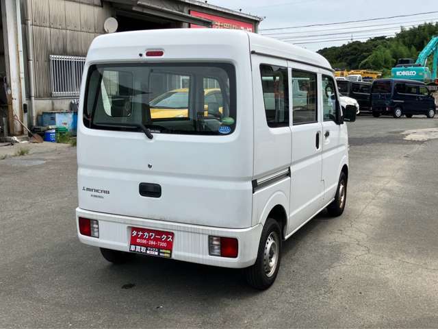 Mitsubishi Minicab Van 9
