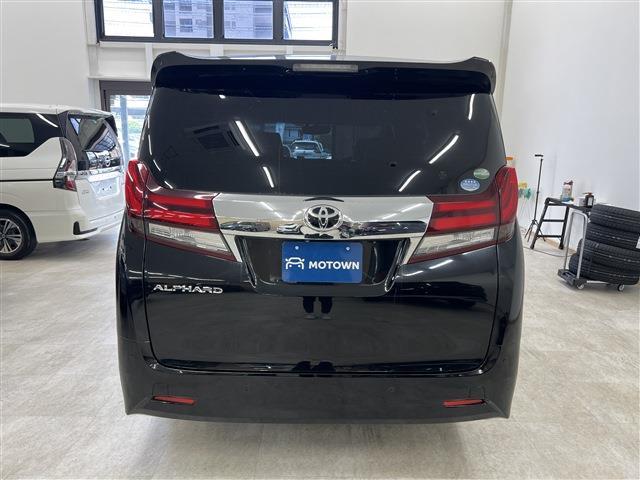 Toyota Alphard 9