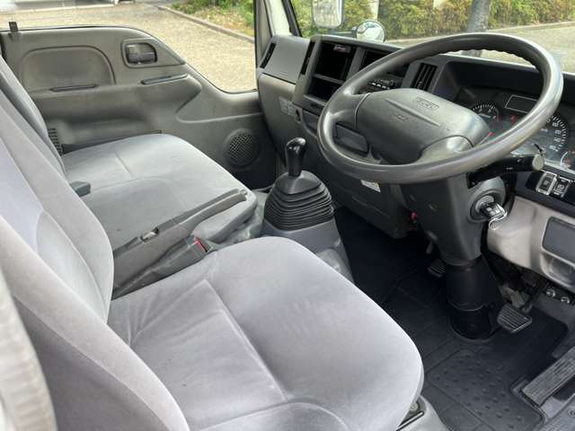 Isuzu Elf 12
