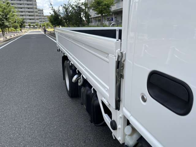 Isuzu Elf 7
