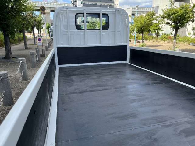 Isuzu Elf 9