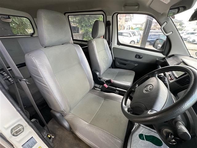 Toyota Town Ace Van 8