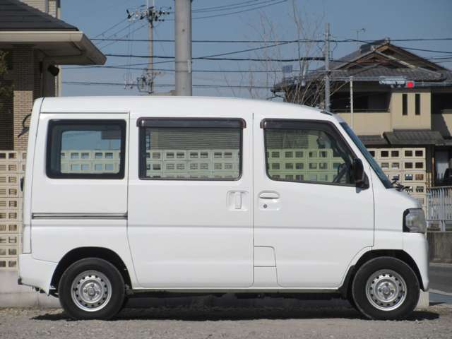 Nissan NV100 Clipper 11
