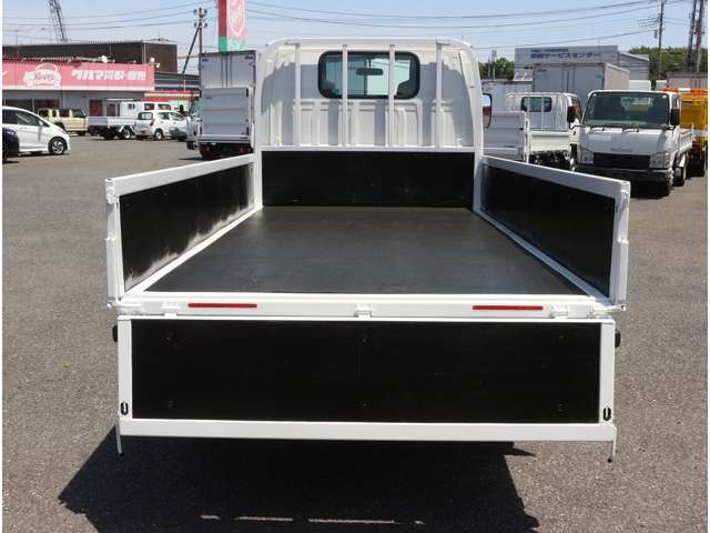Isuzu Elf 2