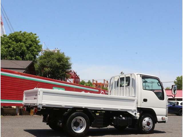 Isuzu Elf 9