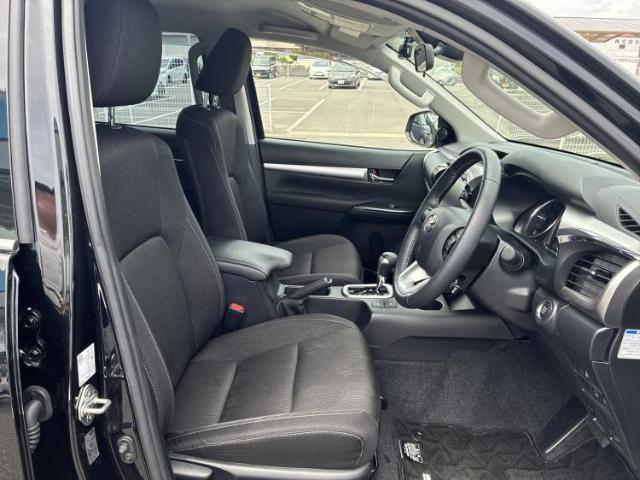 Toyota Hilux 2