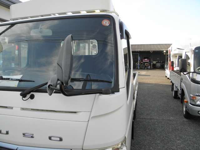Mitsubishi Fuso Canter 9