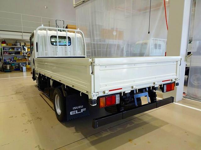 Isuzu Elf 4