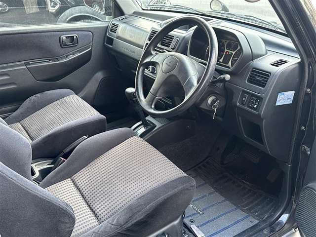 Mitsubishi Pajero Mini 11