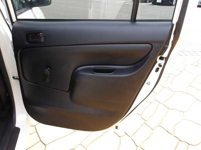 Toyota Succeed Van 12