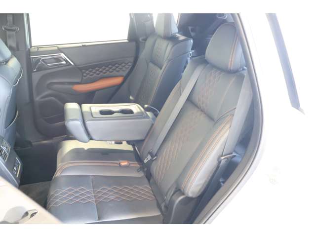 Mitsubishi Outlander 7