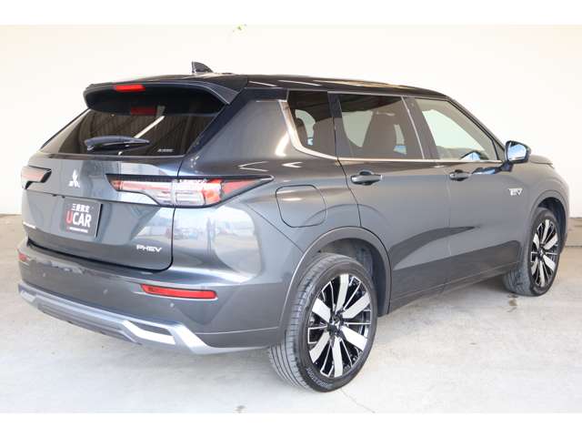 Mitsubishi Outlander 4
